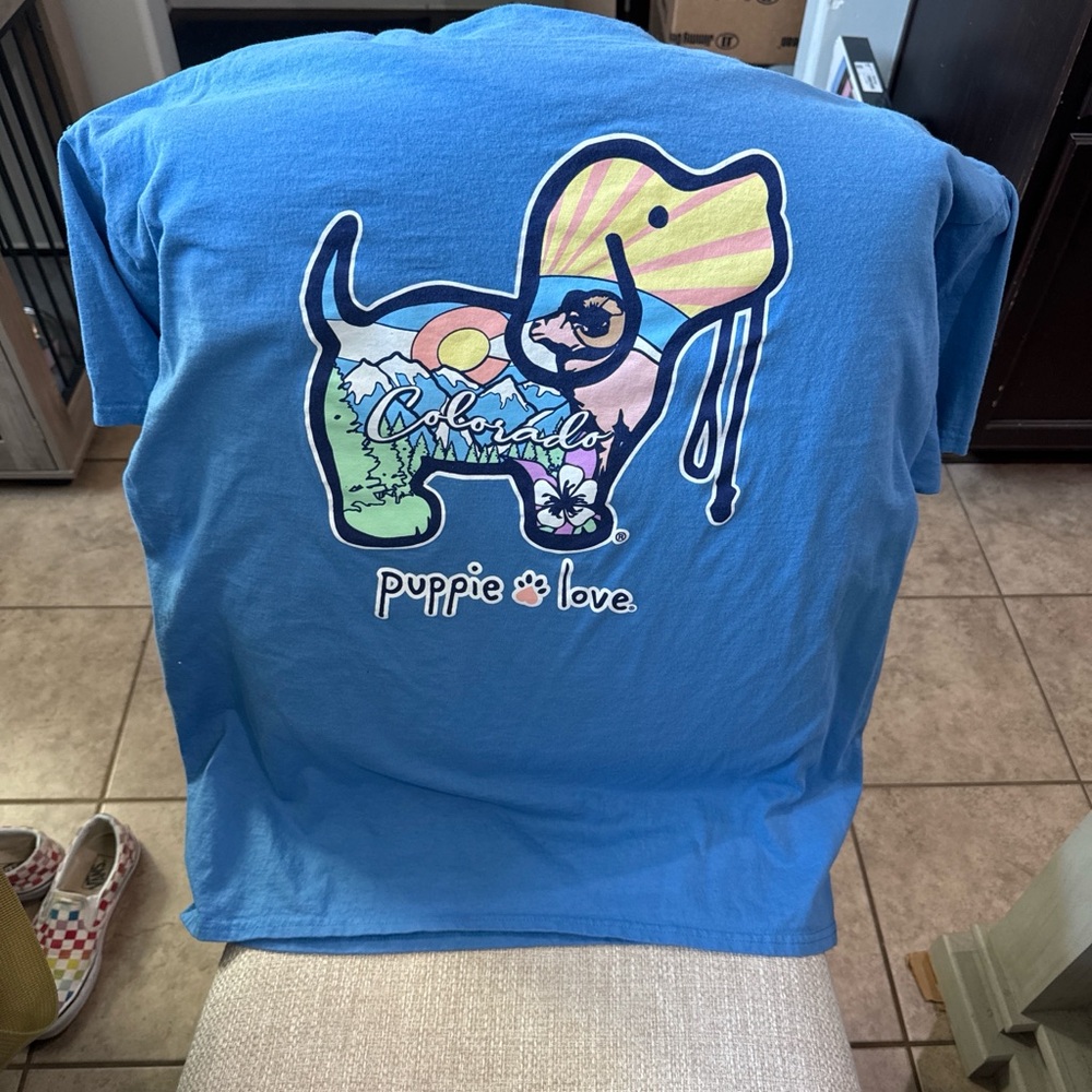 Puppie Love Colorado Graphic Tee in Blue